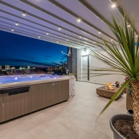 Апартаменты Luxury Majpruz