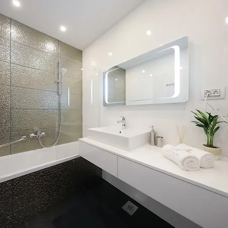 아파트 Luxury Majpruz 자다르