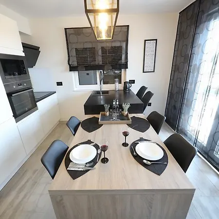 Luxury Majpruz Apartment *