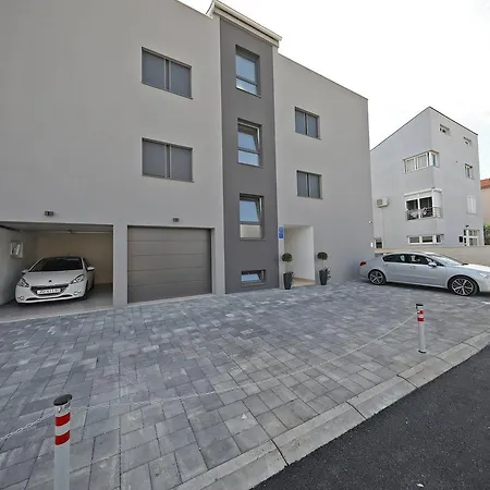 Luxury Majpruz 자다르